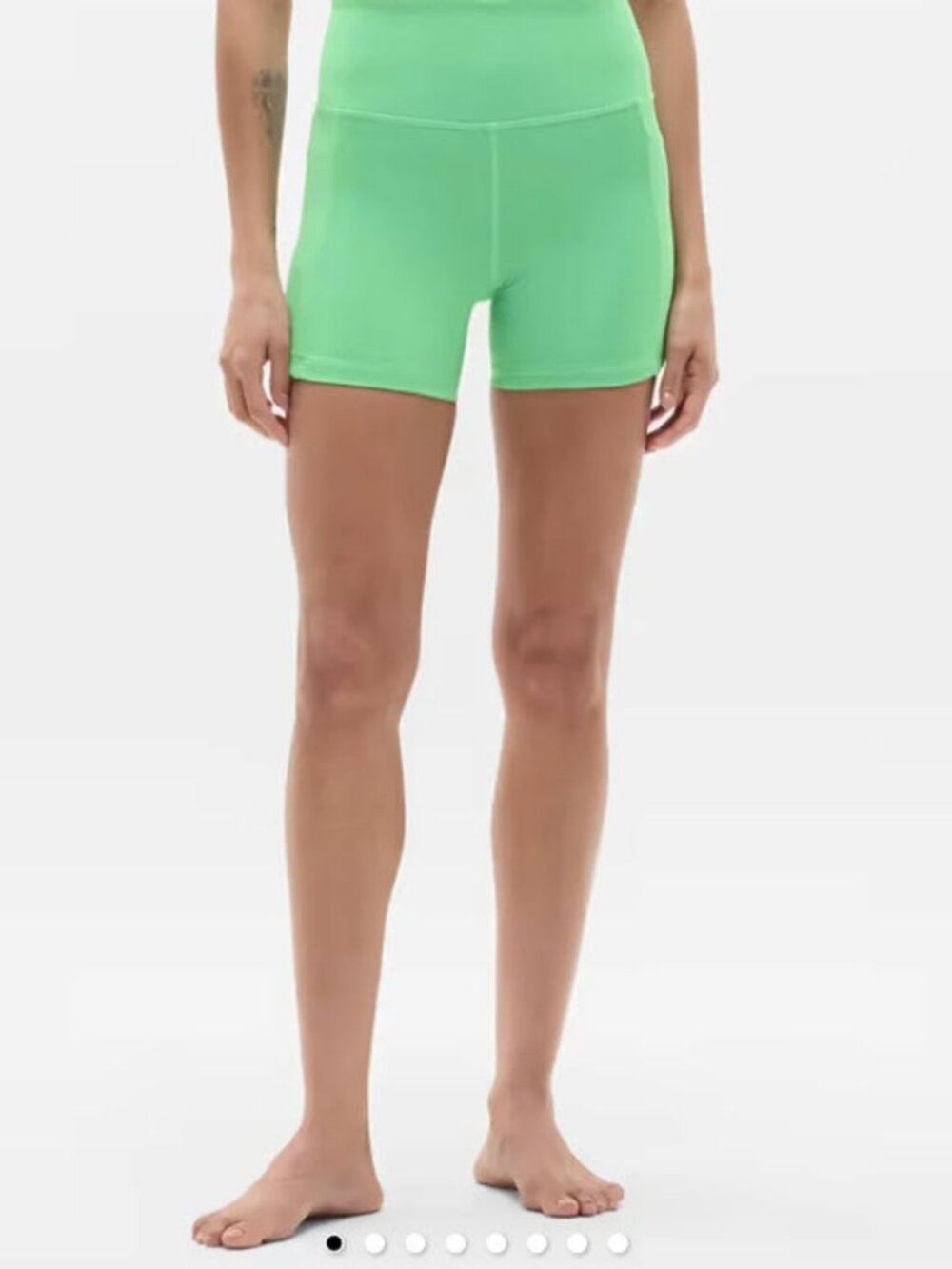 Athleta Salutation Stash High Rise 5" Short size S